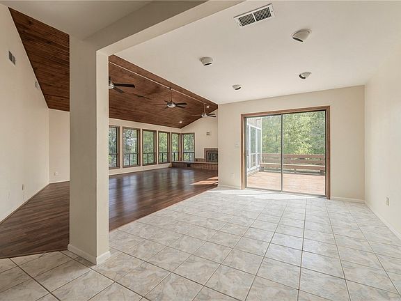 3rd image of 5000 Lantern Ln