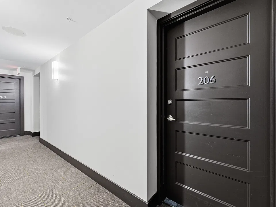 15 Kings Wharf Pl #206