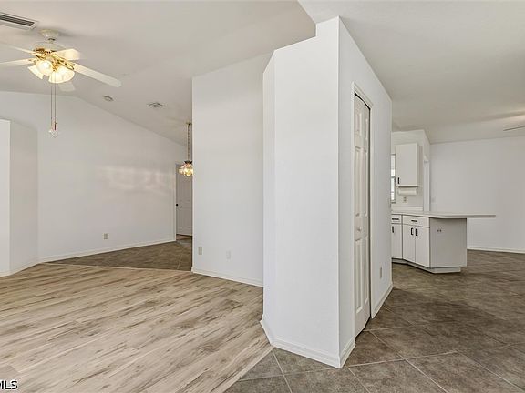 4th image of 25444 Alicante Dr