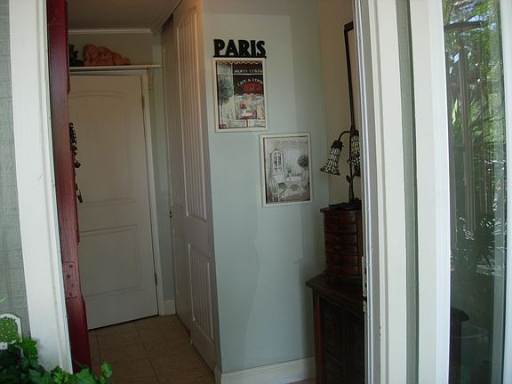 front entry into mud room
