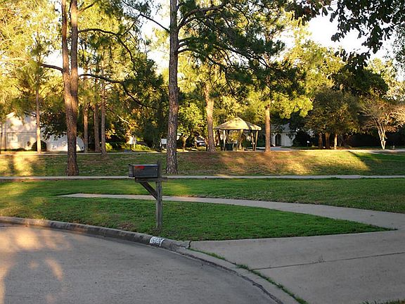 2nd image of 16022 Stonehaven Dr