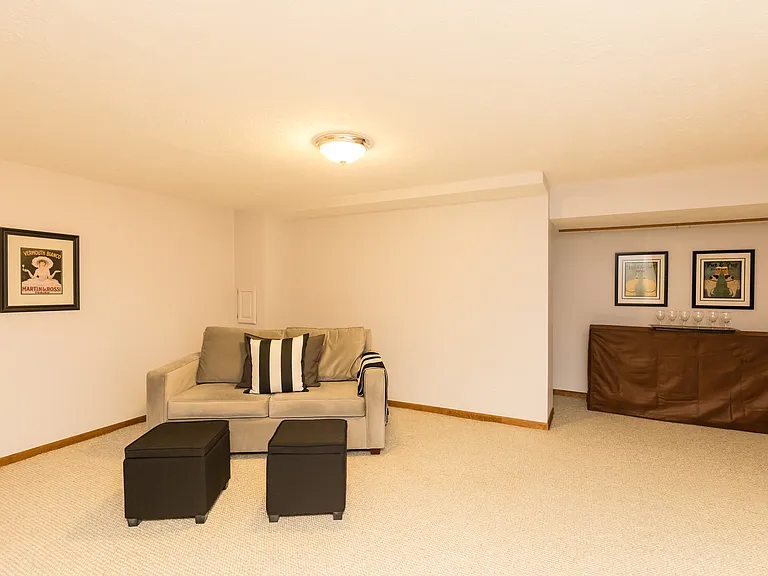 4112 Loughmoor Dr — Photo 32