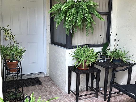 2nd image of 1505 San Remo Cir #1505