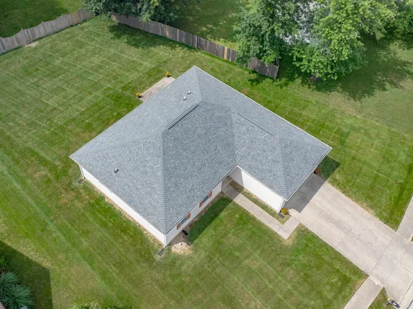 252 Austin Dr, Avon, IN 46123