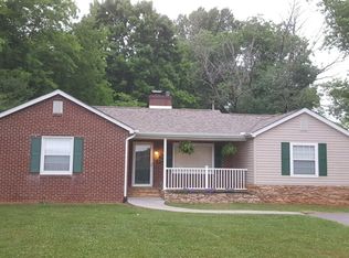 1521 Scenic Dr, Maryville, TN 37803