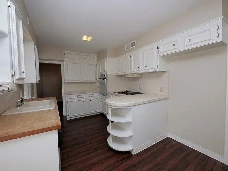 449 Parade Dr — Photo 4