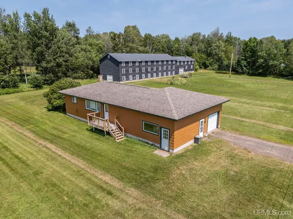 4908 E Margaret St, Ironwood, MI 49938