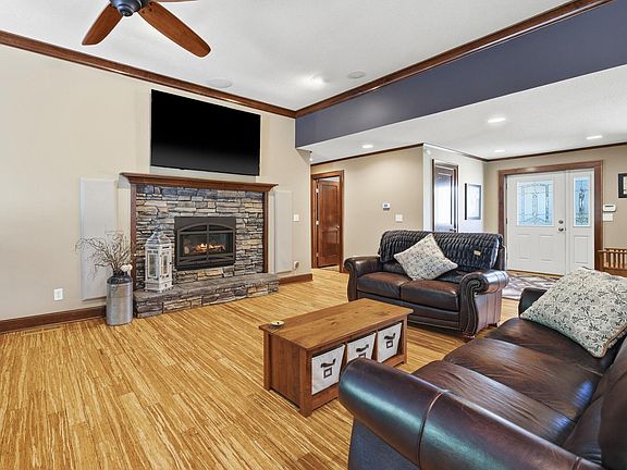 3rd image of 1416 Landsdown Rd