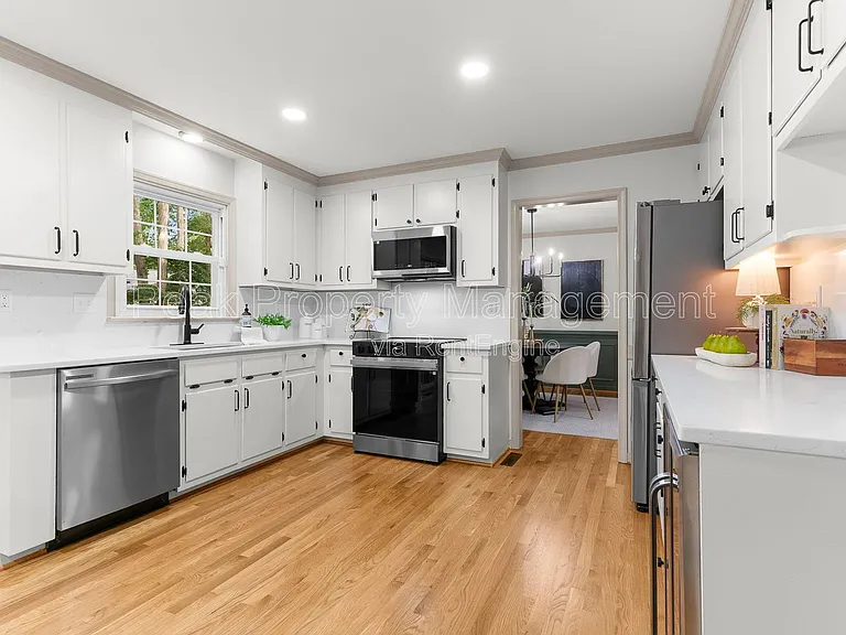 504 Winamack Ct — Photo 12