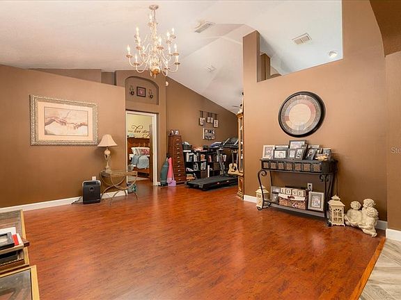 5th image of 1272 S SEAGATE DRIVE