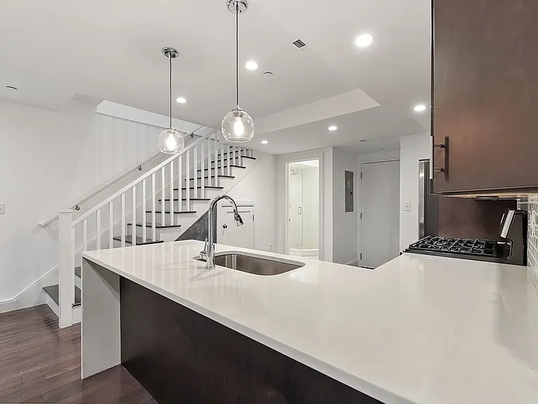 134 Warren St #1 — Photo 6