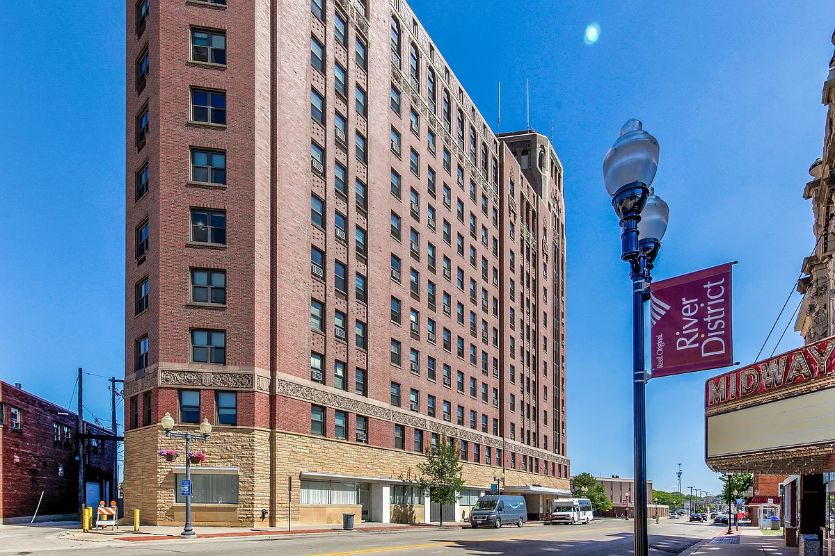 Building exterior - Faust Landmark Apartments
