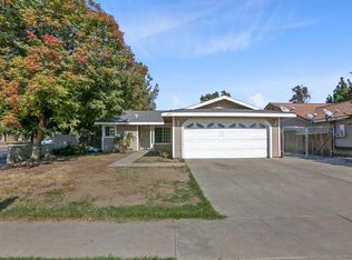 494 Old Town Dr, Tulare, CA 93274