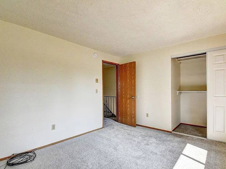 2415 E 30th St — Photo 14