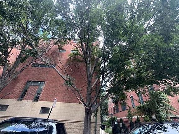 2nd image of 26 E 14th Pl #2W