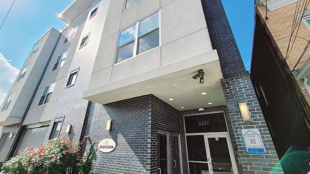 Building Photo - Polk Place