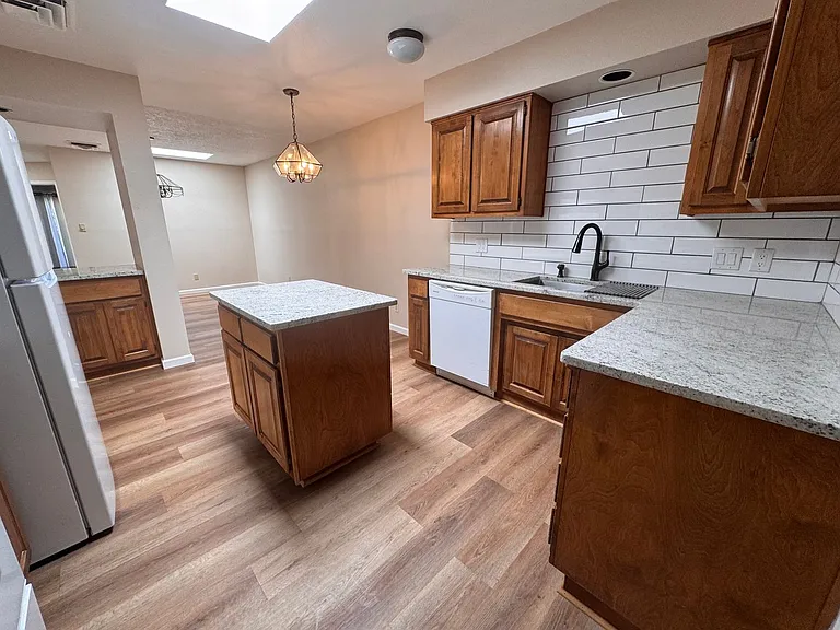 3345 Esplanade Cir SE — Photo 5