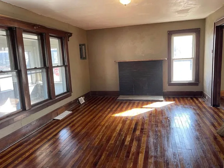 183 Central St — Photo 6