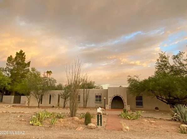 8812 E Snyder Rd, Tucson, AZ 85749