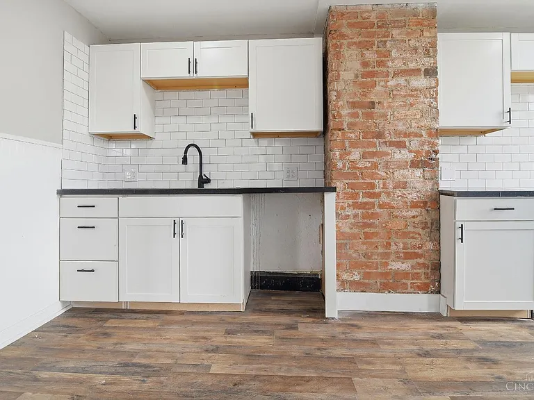540 Grand Ave — Photo 6