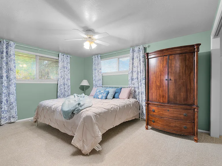 2405 E Sundown Ave — Photo 14