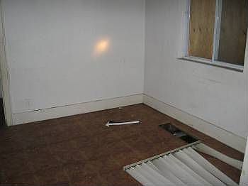 4th image of 9350 Sorrento St