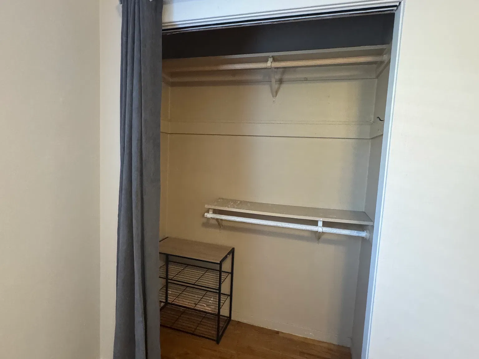 2 bed, 900 sqft, $3,400 — Photo 3