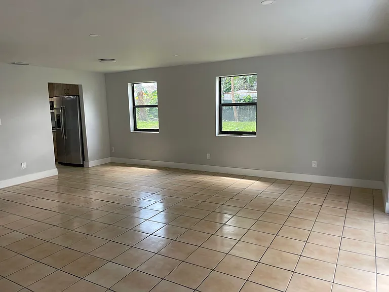 1721 SW 40th Ter #B — Photo 20