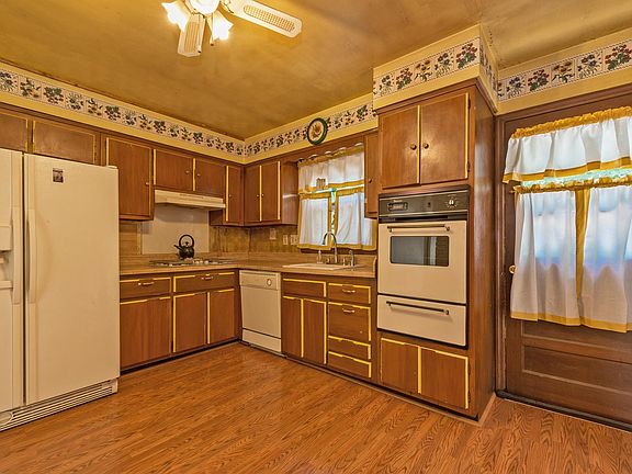 4th image of 109 Highmount Ave