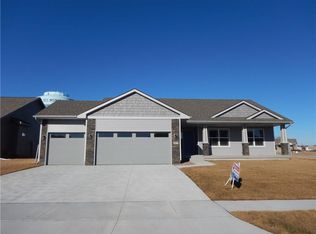 9579 Alderwood Dr, West Des Moines, IA 50266