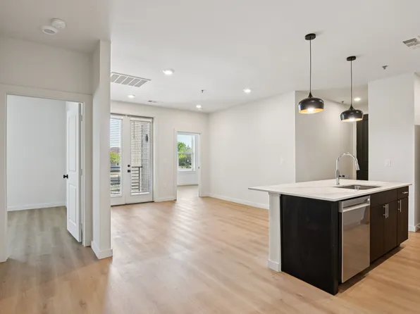 Fort Worth Meadows Apartments