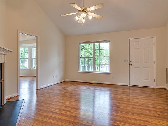 5th image of 715 Veneta View Dr