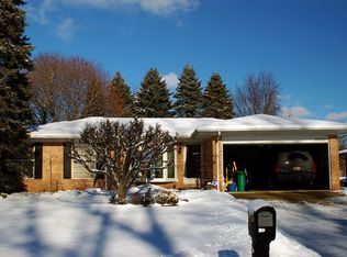 2860 Cedar Key Dr, Lake Orion, MI 48360