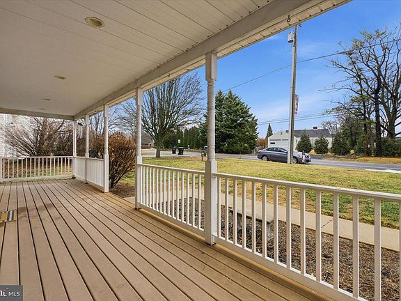 5th image of 2643 Middle Rd