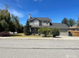 2403 Highland View Dr, East Wenatchee, WA