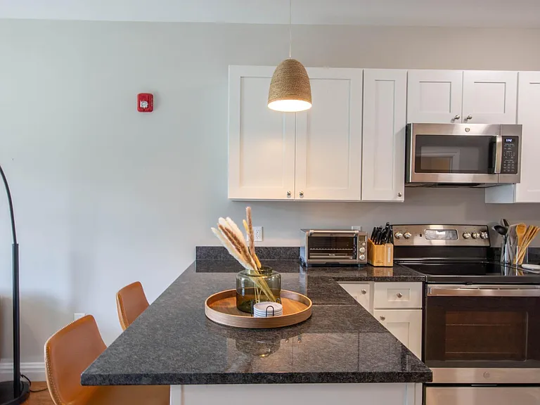116 Essex St #206 — Photo 4