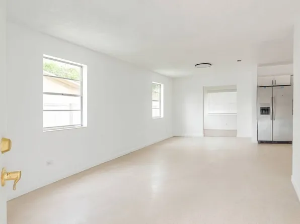 141 W 31st St #1, Hialeah, FL 33012