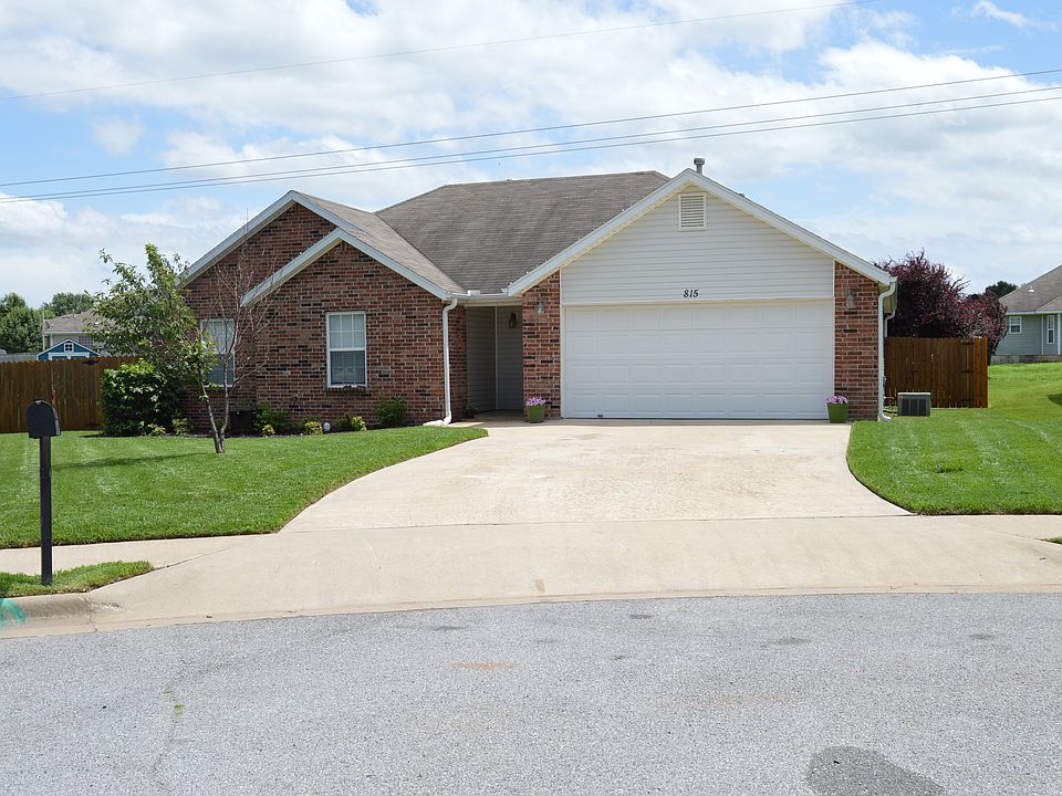 1st image of 815 SW Ouachita Dr