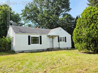 2525 E Valley Rd, Adrian, MI 49221