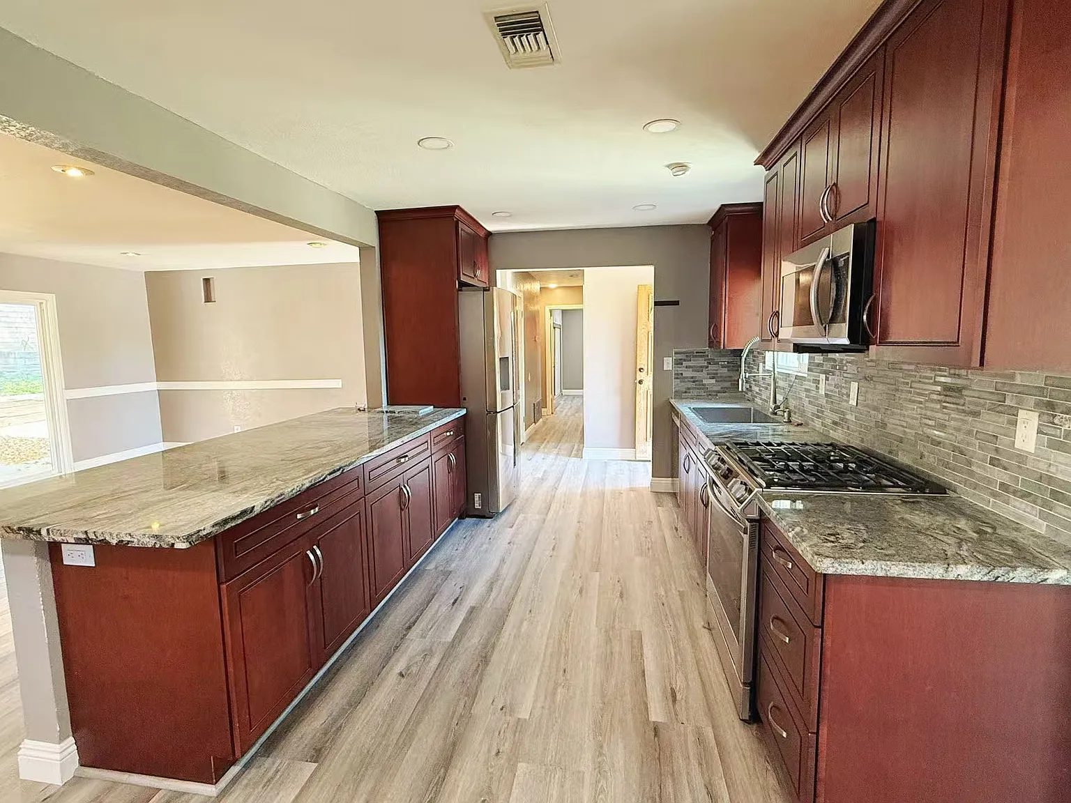 3 bed, 1599 sqft, $3,600 — Photo 4