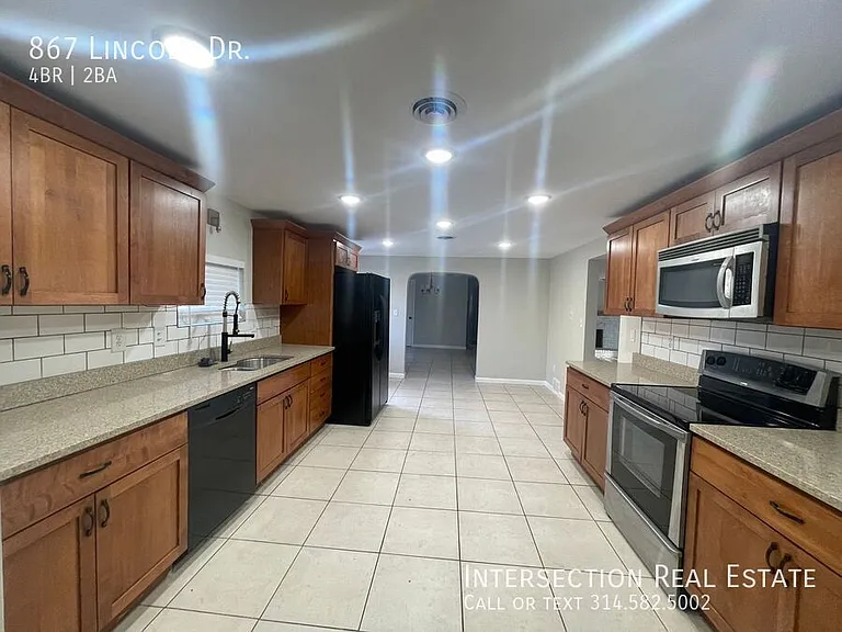 867 Lincoln Dr — Photo 13