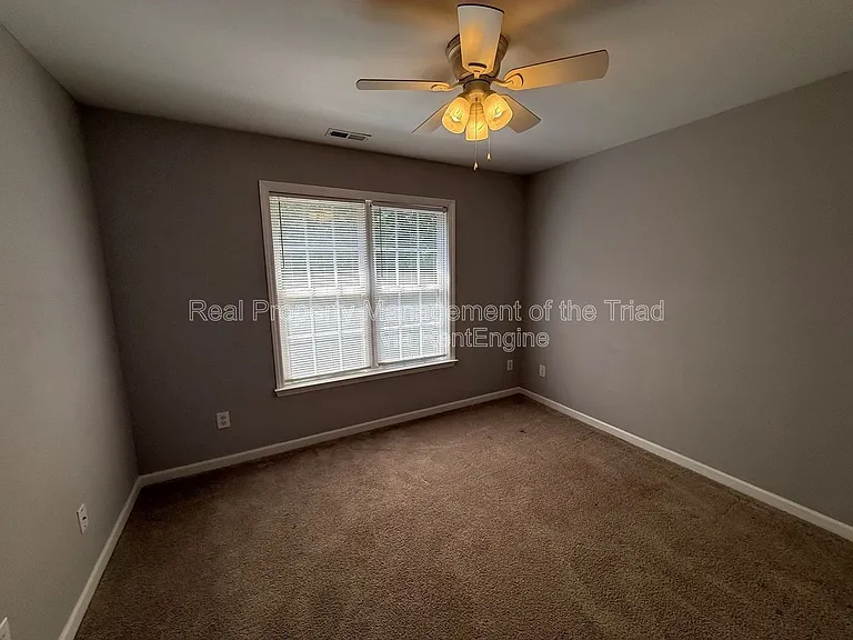 1905 Savannas Run Dr — Photo 9