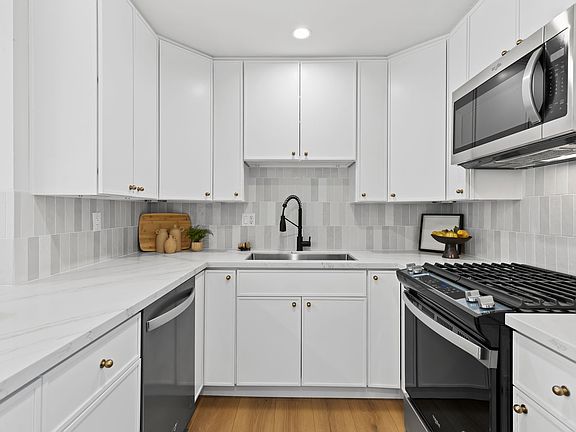 5th image of 3531 Florida St APT 2