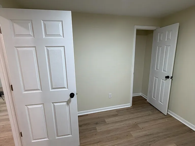1109 W Hill St — Photo 13