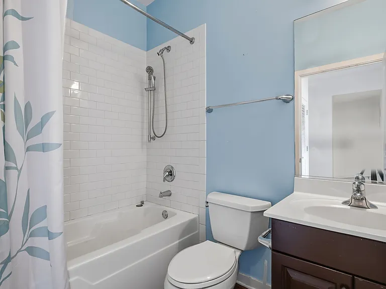 1214 W Grenshaw St — Photo 22
