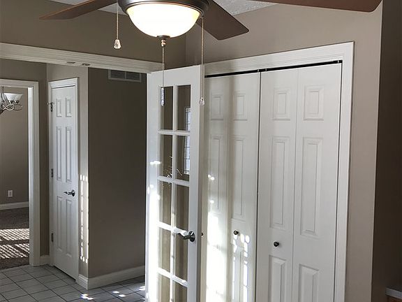 4th image of 222 N Brookfield Dr