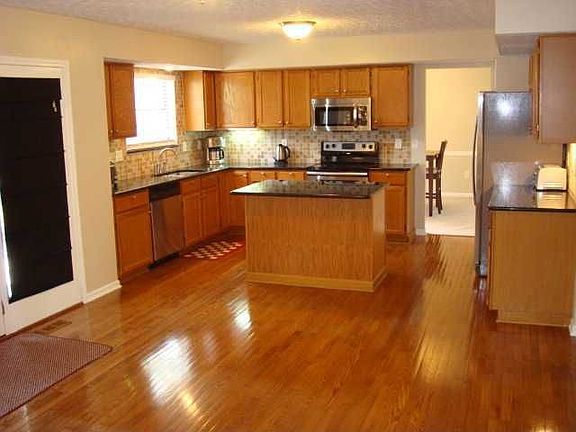 5th image of 2628 Hoover Crossing Way