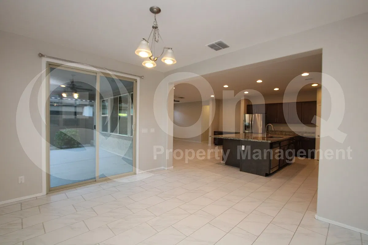 5 bed, 3.5 bath, 3063 sqft, $3,499 — Photo 4