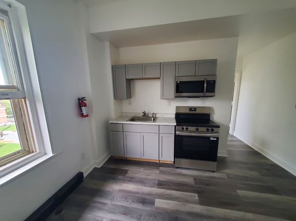 818 S Broom St APT 2C