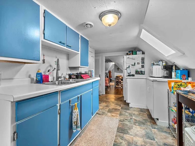 164 Washington St #4 — Photo 8